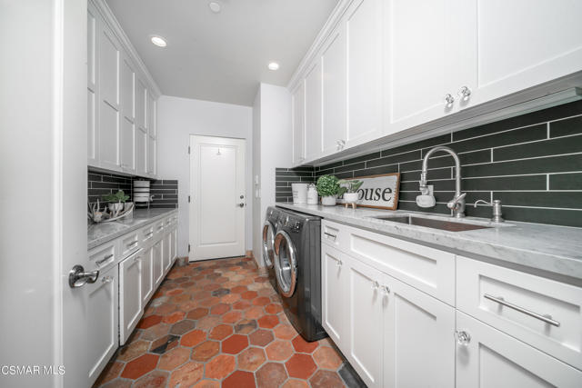 1451 E La Loma Avenue, Somis CA: https://media.crmls.org/mediaz/64ee6e8e-803e-4ad5-af34-d3abab2304a8.jpg