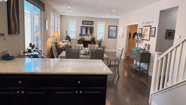 131 Lusitano Way, Gilroy CA: https://media.crmls.org/mediaz/64eec1b4-e61b-480a-b10e-386556ede928.jpg