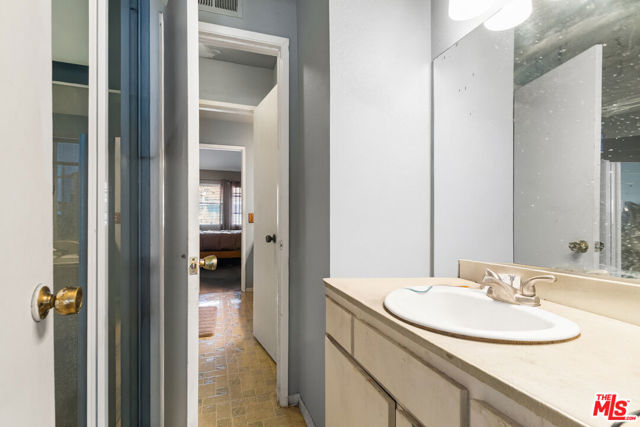 7312 Bright Avenue, Whittier CA: https://media.crmls.org/mediaz/64ef091d-a403-4656-b374-e54663b022aa.jpg