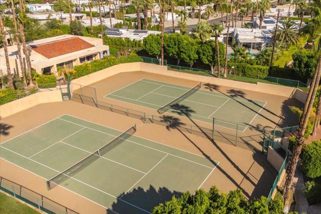 200 E Racquet Club Road, Palm Springs CA: https://media.crmls.org/mediaz/64eff818-b136-4dfa-acaf-d926a22b65ed.jpg
