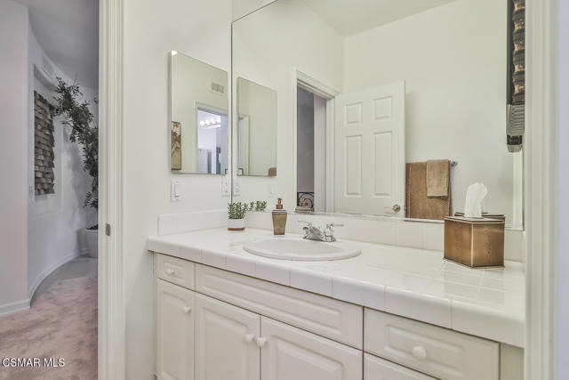 2589 Featherwood Street, Westlake Village CA: https://media.crmls.org/mediaz/64f0ac30-ef7d-47ed-9a66-36489448114c.jpg