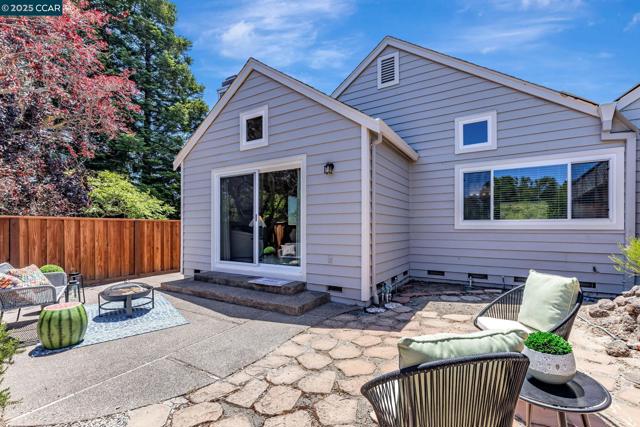 1806 Ridgeland Circle, Danville CA: https://media.crmls.org/mediaz/64f0bffc-ae31-4450-a229-82ed7418c8c1.jpg