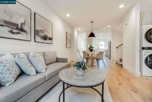 922 Brown Avenue, Lafayette CA: https://media.crmls.org/mediaz/64f1122e-4f0e-4754-8498-93cb91008841.jpg
