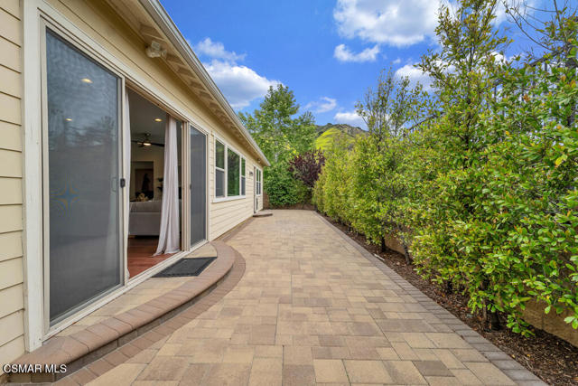 4968 Princess Drive, Agoura Hills CA: https://media.crmls.org/mediaz/64f1650a-9919-48f0-b23c-f1835d621e8c.jpg