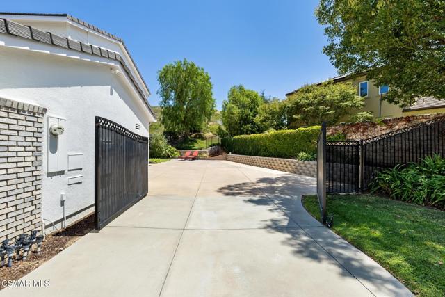3306 Rising Star Avenue, Simi Valley CA: https://media.crmls.org/mediaz/64f1ad28-0a21-48e7-9d19-11c8e2acd234.jpg