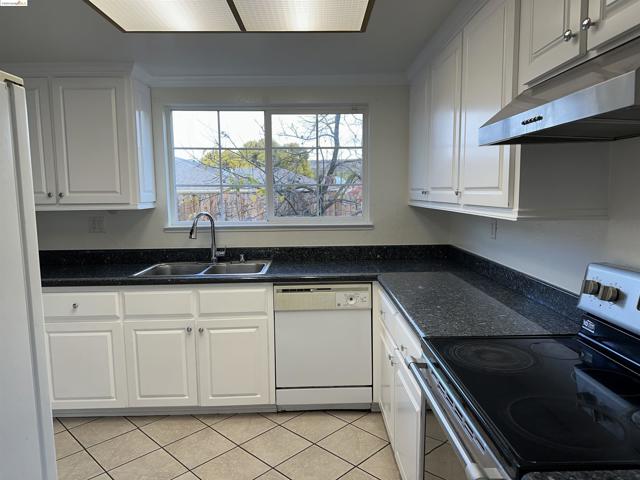 Image 3 of 21 For 136 Nugent Dr