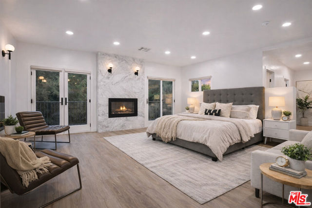 5439 Gentry Avenue, Valley Village CA: https://media.crmls.org/mediaz/64f2688d-9a7a-4b96-9151-a39dd850264c.jpg