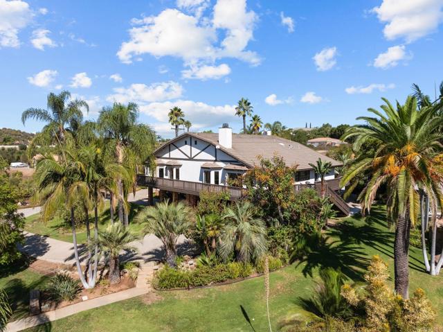 31121 Stardust Ln, Valley Center CA: https://media.crmls.org/mediaz/64f2b082-b7f8-4d0a-89dd-fd4bd7d90aa8.jpg