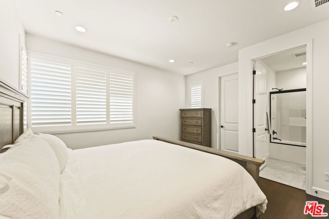 11767 Toyon Drive, Chatsworth CA: https://media.crmls.org/mediaz/64f2b5ad-2244-46eb-a5c6-38464d8b31a8.jpg