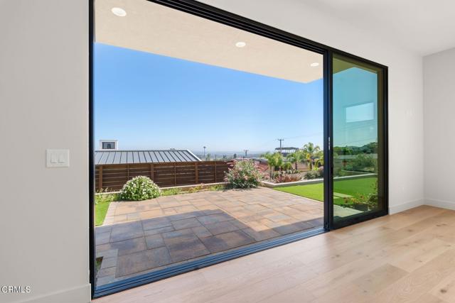 Detail Gallery Image 11 of 32 For 872 via Ondulando, Ventura,  CA 93004 - 4 Beds | 3/1 Baths