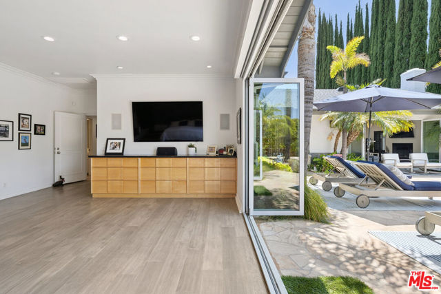 18141 Green Meadow Drive, Encino CA: https://media.crmls.org/mediaz/64f394f8-3a58-454d-b37b-cb65f88ee652.jpg