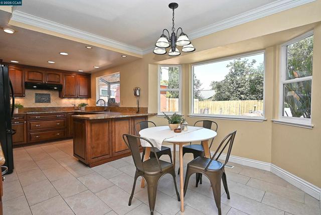 5091 Saint Celestine Ct, Concord CA: https://media.crmls.org/mediaz/64f3c9d1-2ce3-4b7f-804c-17d179a0c199.jpg