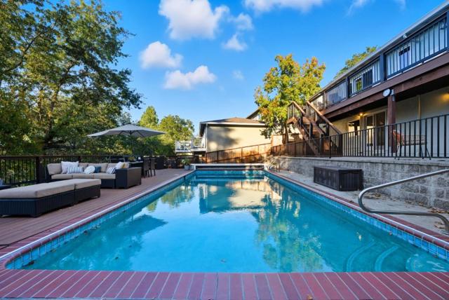 3654 Altamont Way, Redwood City CA: https://media.crmls.org/mediaz/64f494d1-809e-47bc-89fa-65e6b977e2fe.jpg