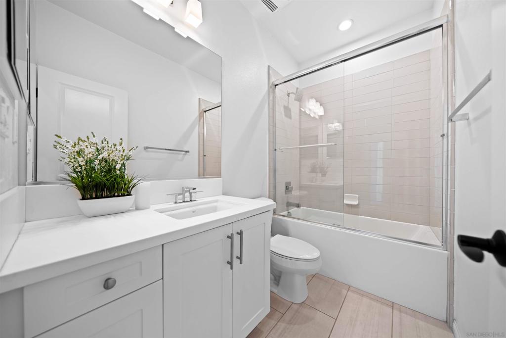 MLS #250027413SD img 30