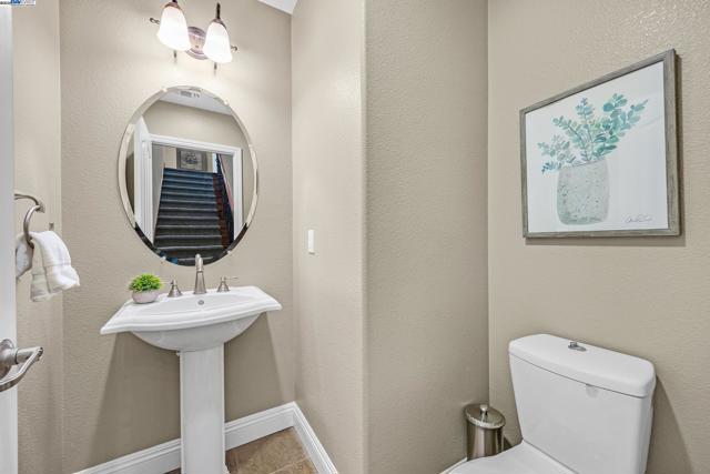 1359 Monterosso St, Danville CA: https://media.crmls.org/mediaz/64f5a8a7-09d5-49aa-ae39-34668176146e.jpg