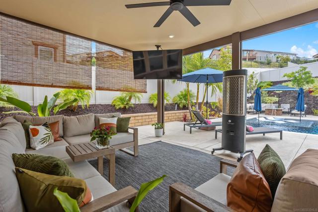 303 Ventasso Way, Fallbrook CA: https://media.crmls.org/mediaz/64f6146b-e614-4e0e-9385-9dd3a93e512d.jpg