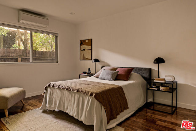 2604 N Beachwood Drive, Los Angeles CA: https://media.crmls.org/mediaz/64f702d4-2a5c-460a-a8af-024d7e91fe53.jpg