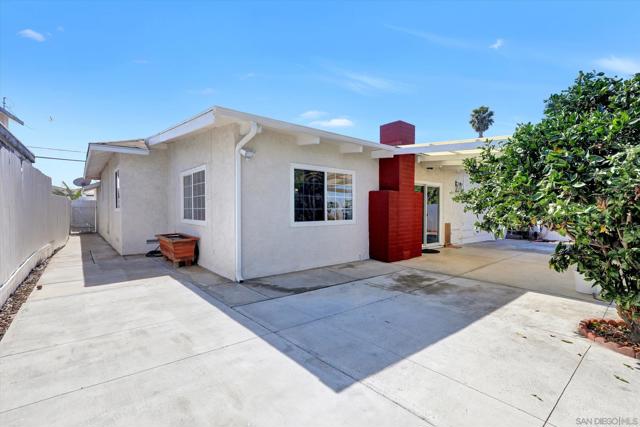 5238 Cervantes Ave, San Diego CA: https://media.crmls.org/mediaz/64f70e3e-0391-4474-9be9-de499bde9f53.jpg