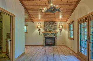 8697 Dyer Road, Salinas CA: https://media.crmls.org/mediaz/64f7598d-9932-48ad-9cce-88fd746c462c.jpg