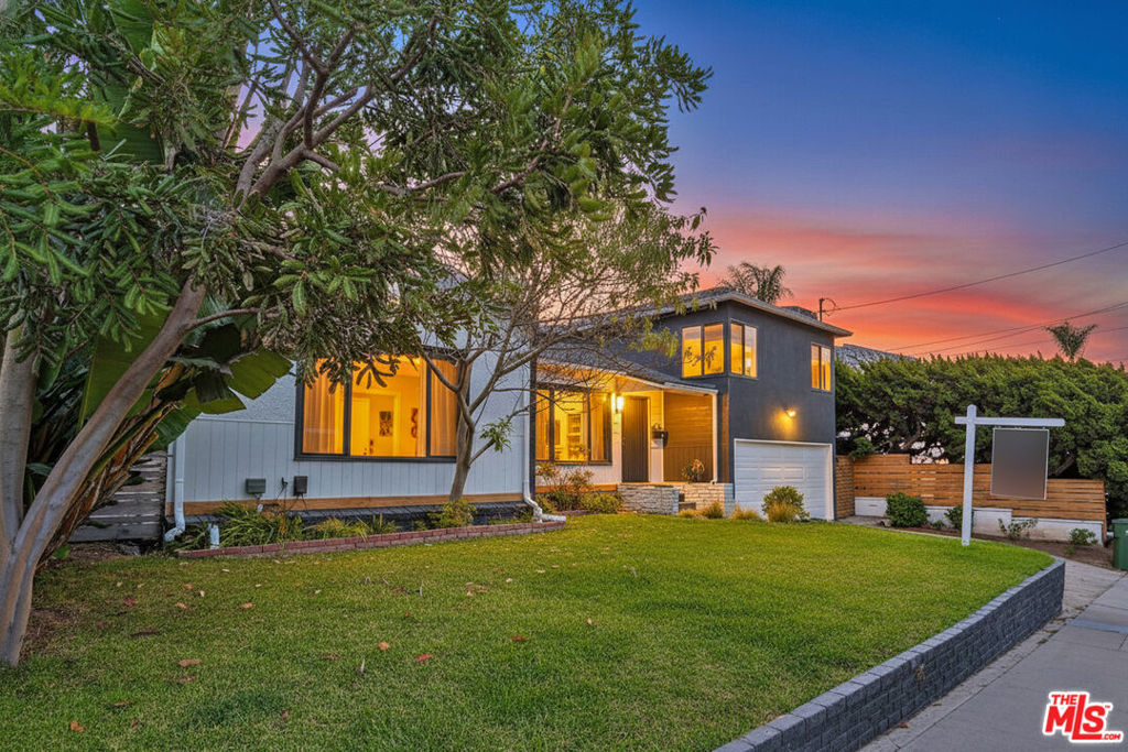 885 Kincaid Avenue