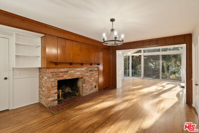440 24th Street, Santa Monica CA: https://media.crmls.org/mediaz/64f7fa11-290f-400c-9395-d361587d3e5f.jpg