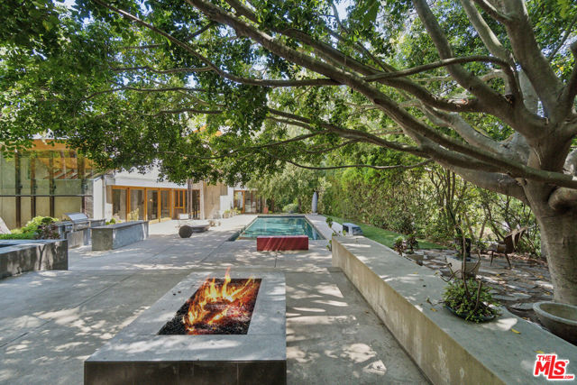 7728 Woodrow Wilson Drive, Los Angeles CA: https://media.crmls.org/mediaz/64f839e5-cba7-4965-a096-d5fdf1c3d066.jpg