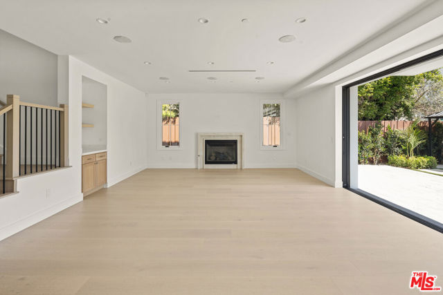 306 S Anita Avenue, Los Angeles CA: https://media.crmls.org/mediaz/64f88470-1bab-4d1c-a7e7-e285c45b0418.jpg