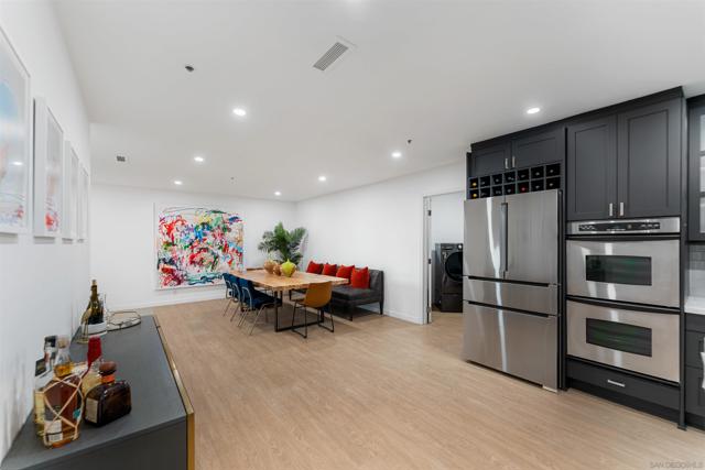 700 Front St, San Diego CA: https://media.crmls.org/mediaz/64f94ce3-3510-40ab-8c14-b6d6754493e3.jpg