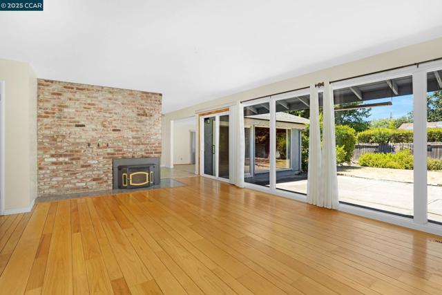 1801 Whitman Rd, Concord CA: https://media.crmls.org/mediaz/64fa416b-e126-48a0-9f31-fdb780b66995.jpg