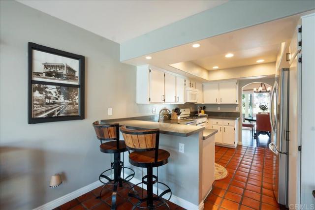 Detail Gallery Image 10 of 31 For 919 Wentworth Cir, Vista,  CA 92081 - 3 Beds | 2/1 Baths