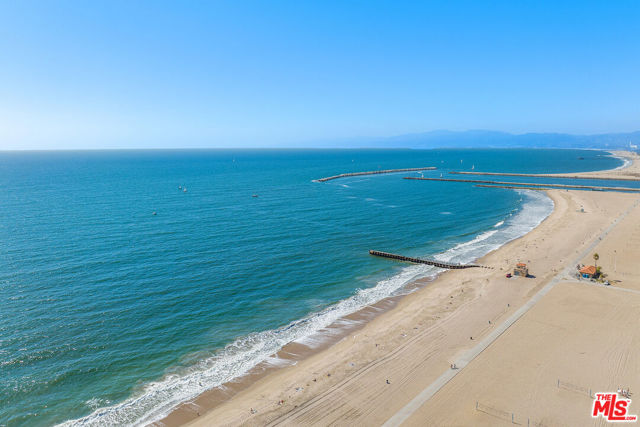 7145 Trask Avenue, Playa del Rey CA: https://media.crmls.org/mediaz/64fa9603-aeba-4e62-a943-5188bee03770.jpg