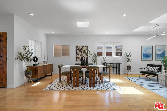 321 S Linden Drive, Beverly Hills CA: https://media.crmls.org/mediaz/64fb1b64-a639-4b59-838a-84821c403fbe.jpg