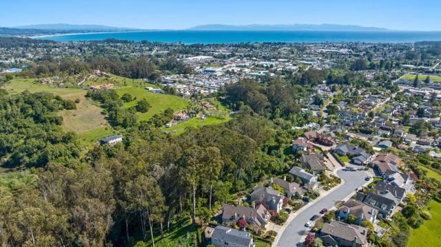 3696 Tiffani Court, Santa Cruz CA: https://media.crmls.org/mediaz/64fbe16d-7809-4b88-adf1-3a432ab5ed10.jpg