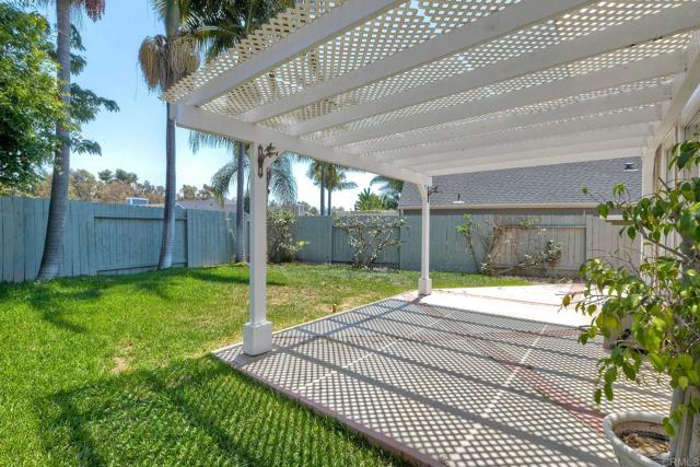 1723 Calle Platico, Oceanside CA: https://media.crmls.org/mediaz/64fbed31-d588-400c-8b43-834e6453b927.jpg