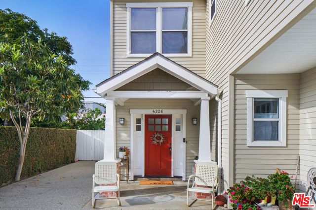 4224 Madison Avenue, Culver City CA: https://media.crmls.org/mediaz/64fc184a-3fba-465a-9042-cc8d200f8d77.jpg
