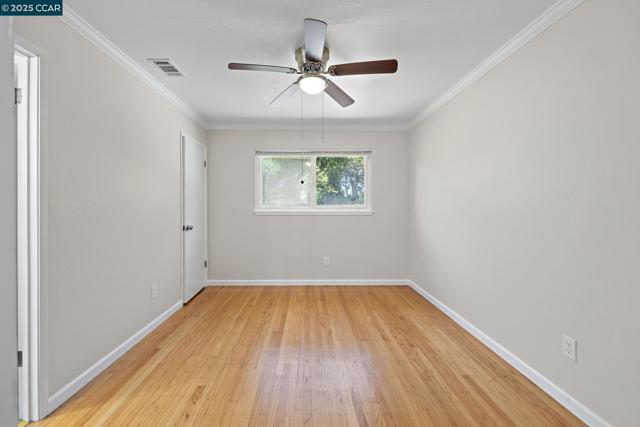 4816 Meadowbrook Dr, Richmond CA: https://media.crmls.org/mediaz/64fc3c58-f0ef-4acd-92a7-f96fa2a49c73.jpg