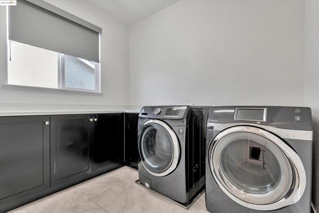 2281 Garden Farms Ave, Lathrop CA: https://media.crmls.org/mediaz/64fcb3ff-98cd-4e43-9a25-9bf8d2694acb.jpg
