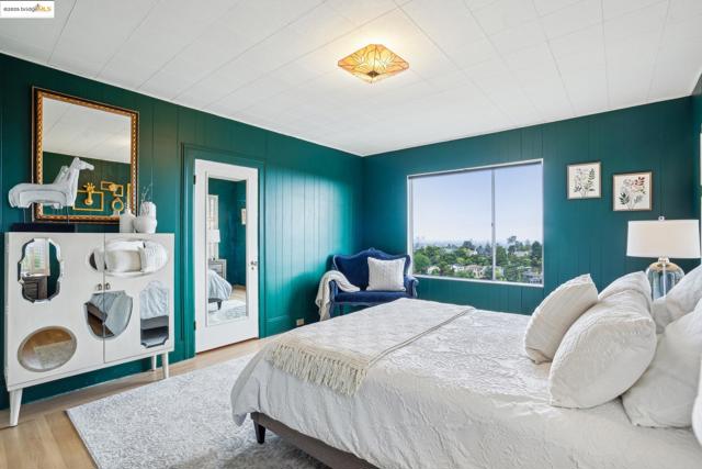 80 Oak Ridge Rd, Berkeley CA: https://media.crmls.org/mediaz/64fcda08-c57f-4e1d-910e-1c7f106346d1.jpg
