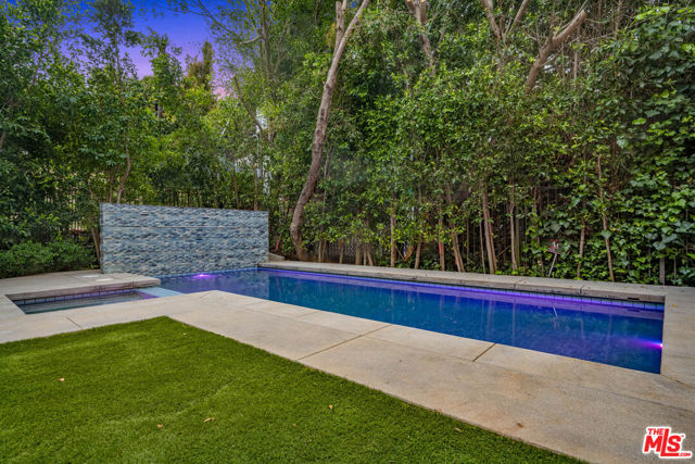 126 N Canyon View Drive, Los Angeles CA: https://media.crmls.org/mediaz/64fcf25e-45fa-4210-adc3-24cf6b021aa6.jpg