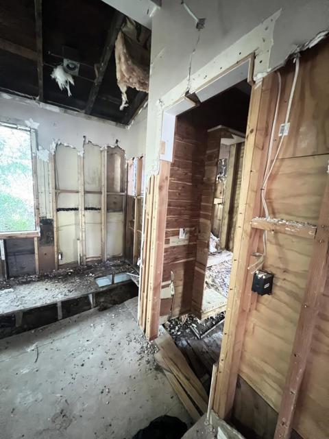 17160 Wilson Way, Royal Oaks CA: https://media.crmls.org/mediaz/64fd0842-b2ae-42c9-887c-e5ac6a3f97d1.jpg