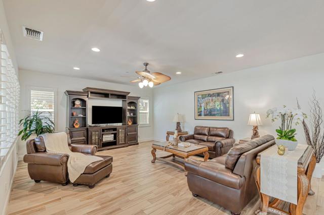 1188 Viognier Way, Gilroy CA: https://media.crmls.org/mediaz/64fd8a8b-c6d6-4820-91fa-21c2bd39afe1.jpg