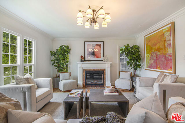 565 N Arden Boulevard, Los Angeles CA: https://media.crmls.org/mediaz/64fda409-889e-4cc7-8404-17485b20e35a.jpg