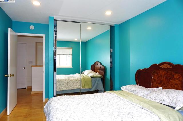 Image 31 of 43 For 236 Ottawa Way