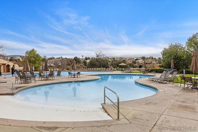 1387 S Creekside Dr, Chula Vista CA: https://media.crmls.org/mediaz/64fe0e8f-fc0b-4f3b-8b60-b6227741fa1d.jpg