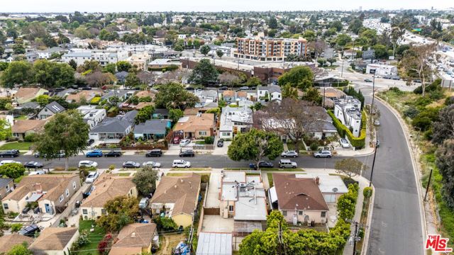 2524 Federal Avenue, Los Angeles, California 90064, 3 Bedrooms Bedrooms, ,2 BathroomsBathrooms,Single Family Residence,For Sale,Federal,24394179