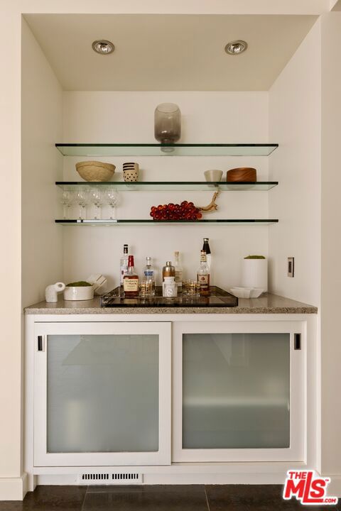 9255 Doheny Road, West Hollywood CA: https://media.crmls.org/mediaz/64fef2b6-c9f5-4dae-9410-5517f71ed51f.jpg
