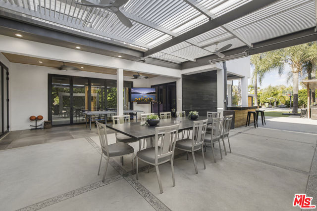 5304 Louise Avenue, Encino CA: https://media.crmls.org/mediaz/64ff140f-9dcb-48ac-b4b9-67de01ff619b.jpg