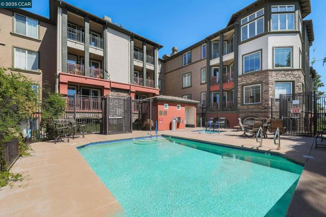 1800 Alma Ave, Walnut Creek CA: https://media.crmls.org/mediaz/64ff9213-94cc-418b-86b7-ef9c1a5b20b4.jpg