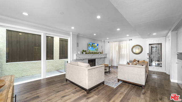 663 W Terrylynn Place, Long Beach CA: https://media.crmls.org/mediaz/65000325-fdcc-4d88-b87e-9c8de311c80c.jpg