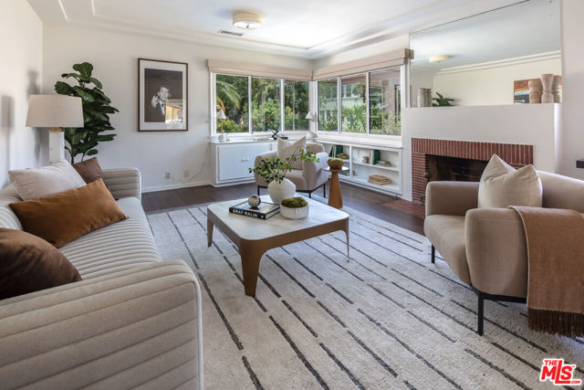 3987 Roxton Avenue, Los Angeles CA: https://media.crmls.org/mediaz/65002a06-6e6b-4445-9b40-3cffc3908f78.jpg
